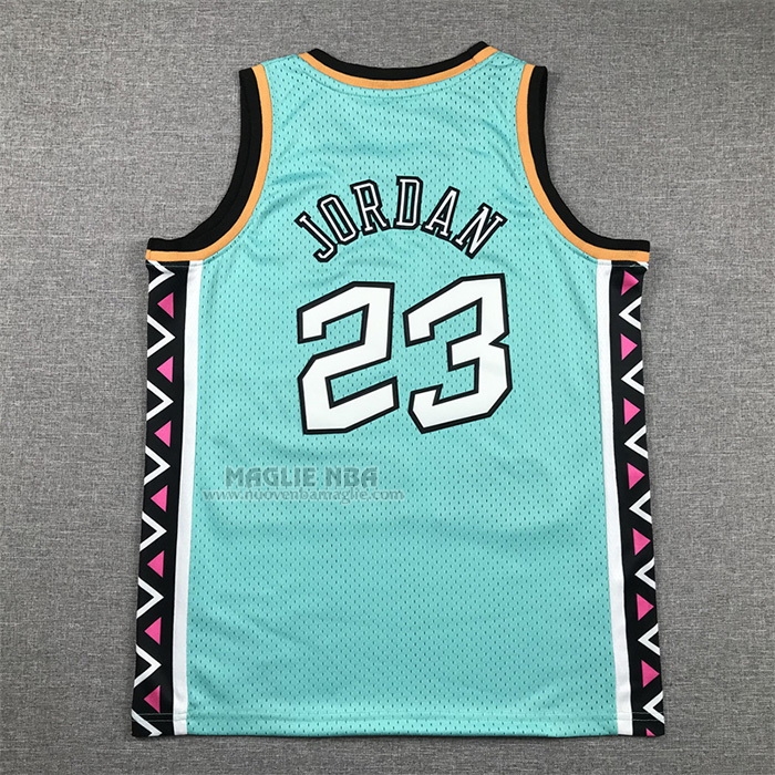 Maglia
 Michael Jordan NO 23 Bambino
 All Star 1996 Verde
